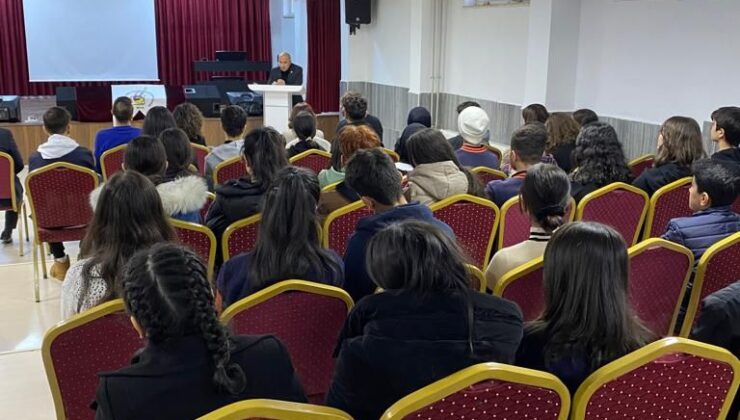 Akademisyen-Öğrenci Buluşmaları Devam Ediyor