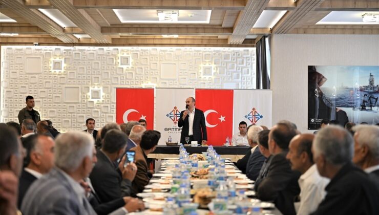 Vali Canalp Eski Muhtarlarla Buluştu