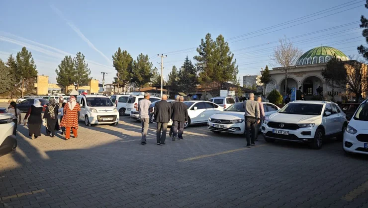 MEZARLIKLARDA ZİYARETÇİ YOĞUNLUĞU