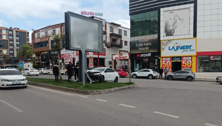 KONTROLDEN ÇIKAN ARAÇ ORTA REFÜJE ÇIKTI