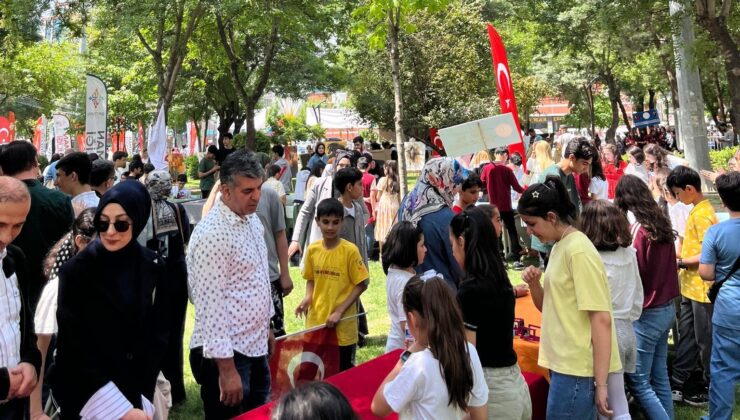 ÖĞRENCİLERİNDEN ROBOTİK VE KODLAMA SERGİSİ