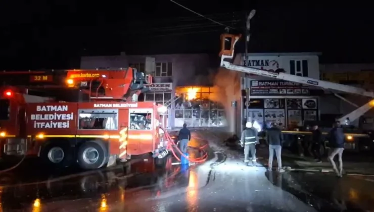 SANAYİ SİTESİNDE ATÖLYE ALEV ALEV YANDI!