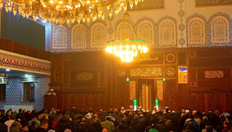 BERAT KANDİLİ DUALARLA İDRAK EDİLDİ