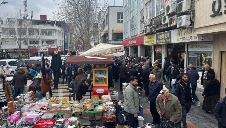 BAYRAM ALIŞVERİŞ MESAİSİ BAŞLADI